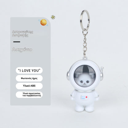 🔥【Αγοράστε 1 Πάρτε 1 Δωρεάν】❤i love you❤ Μπρελόκ Star Sky Astronaut Χαριτωμένο Ομιλιόμενο Αστροναύτη Δημιουργικό Νυχτερινό Φως