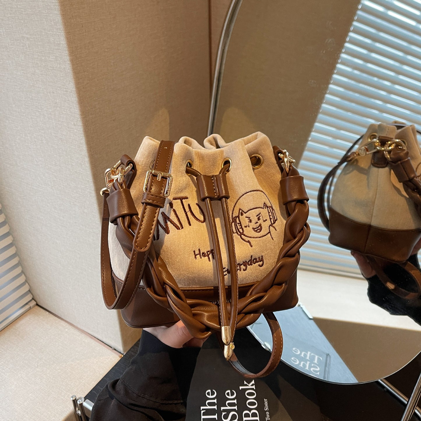 🔥😍Ειδική προσφορά περιορισμένης διάρκειας👜💃Γυναικεία τσάντα 2026, νέο στυλ, μοντέρνα, απλή, casual, χιαστί, ευέλικτη, πλεκτή με καλώδιο, τσάντα bucket